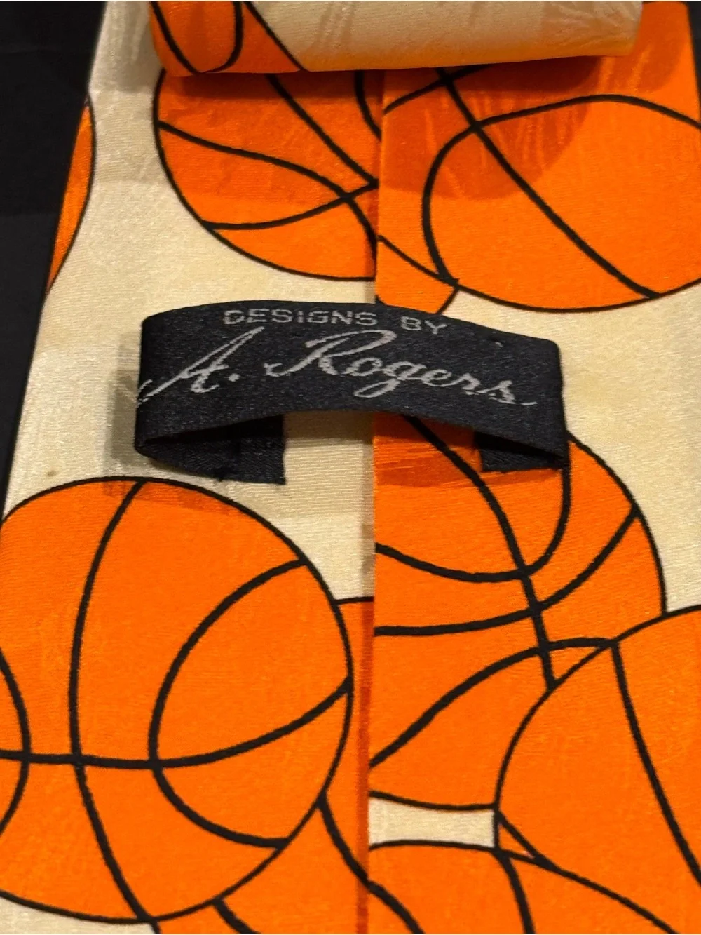 A. Roger’s Basketball 🏀 Pattern Cream & Orange Necktie - Sports Themed Tie: Fun